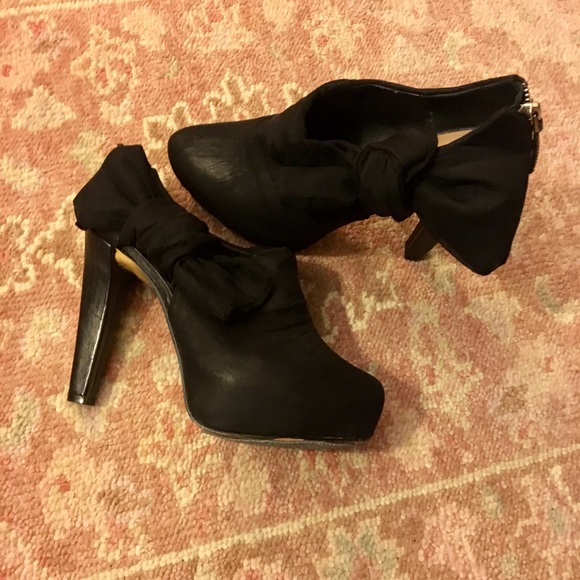 Bow Booties - Picture 5 of 7